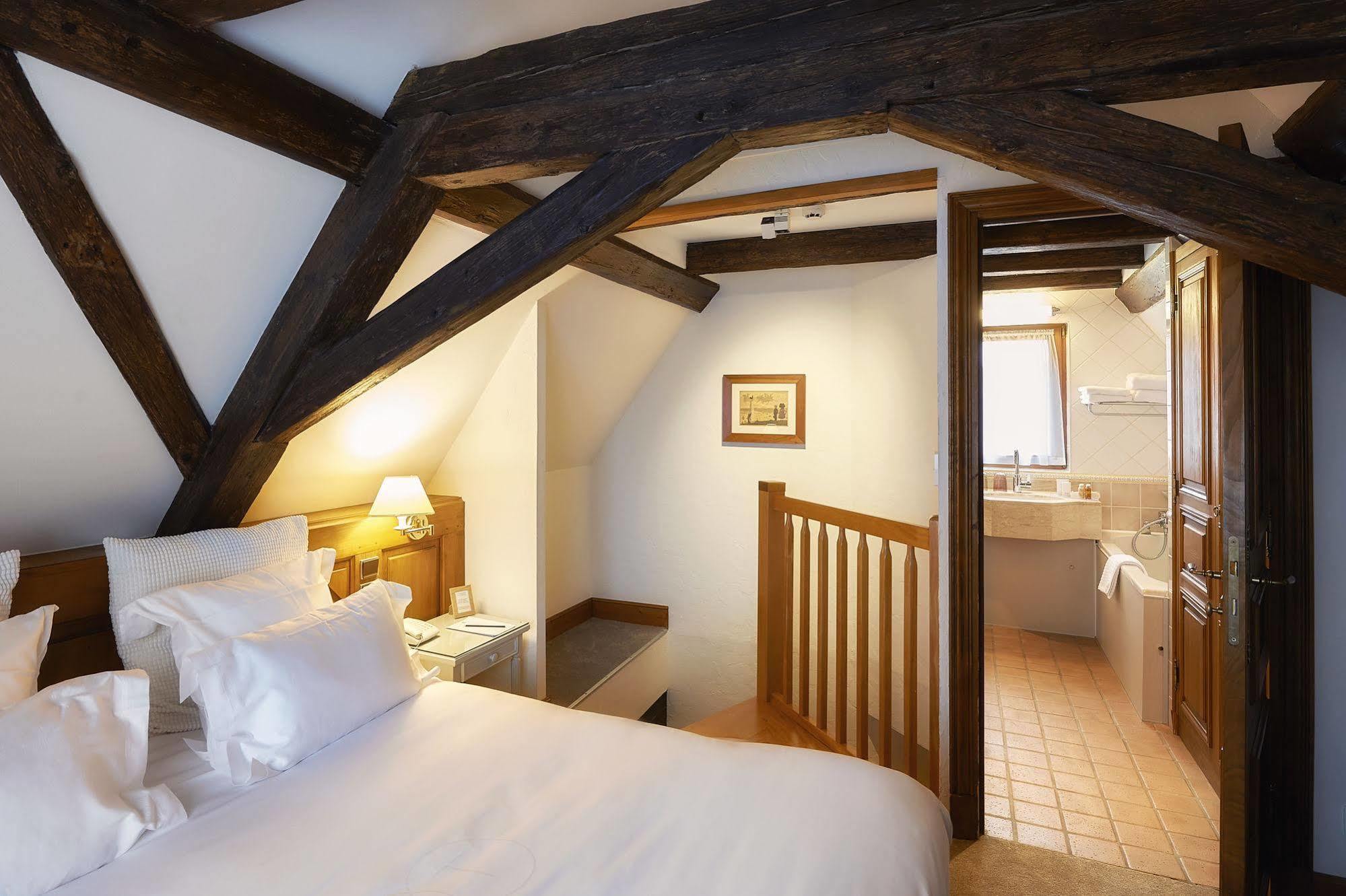 Relais & Chateaux La Maison Des Tetes Colmar Exterior photo