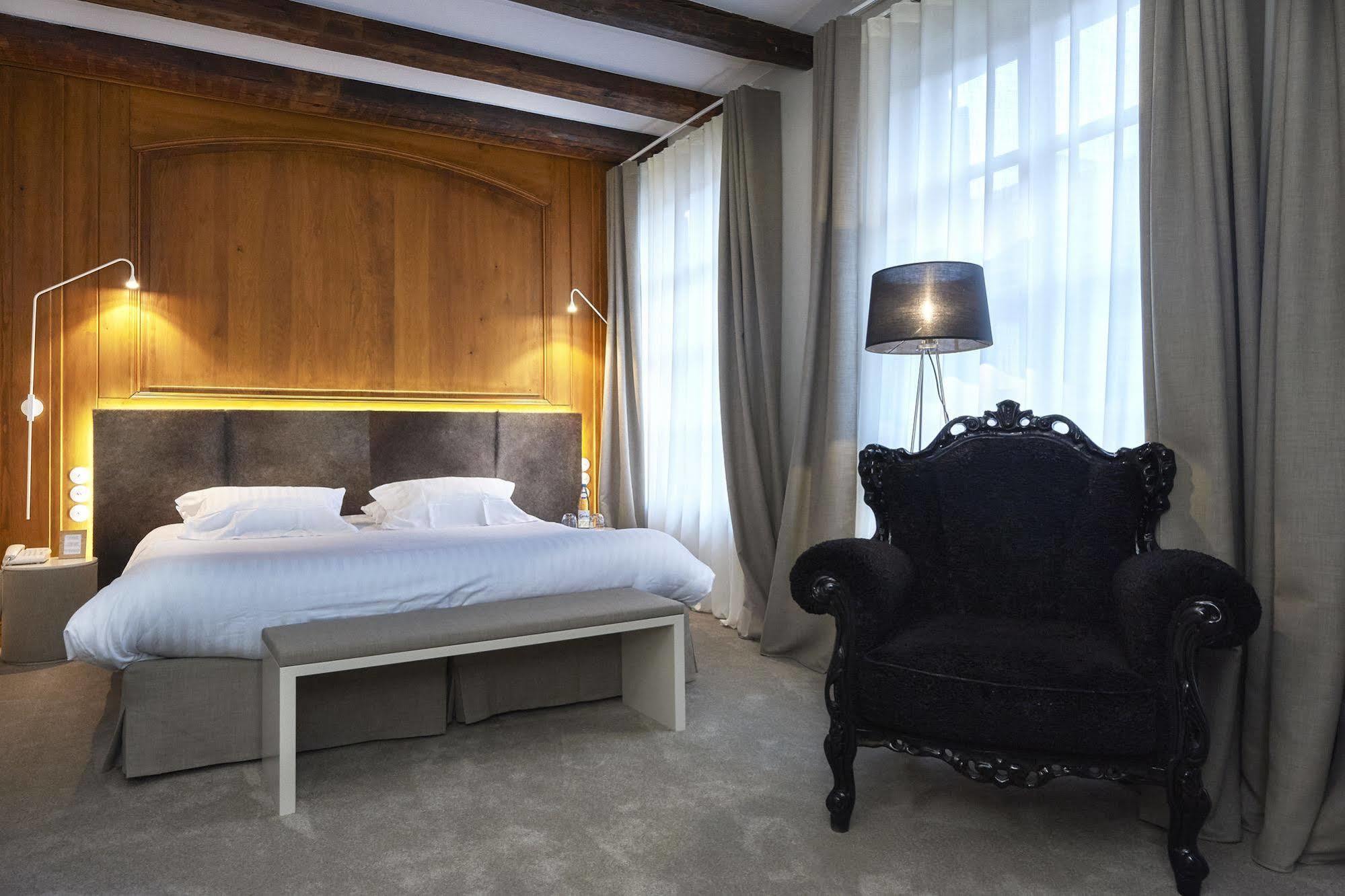 Relais & Chateaux La Maison Des Tetes Colmar Exterior photo
